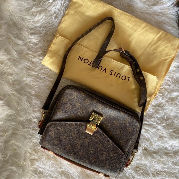 COPY - Original Louis Vuitton cross-multi wear bag. - Picture 5 of 10